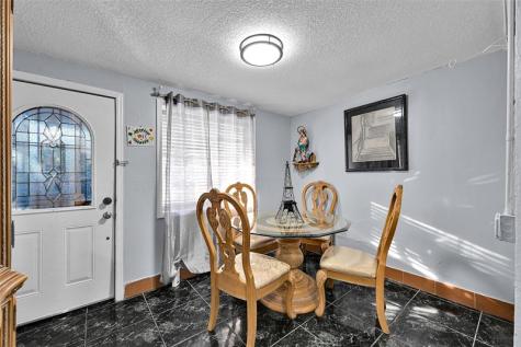 1933 SW 67th Avenue North Lauderdale FL 33068