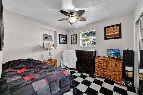 1933 SW 67th Avenue North Lauderdale FL 33068