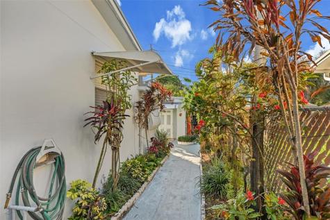 1933 SW 67th Avenue North Lauderdale FL 33068