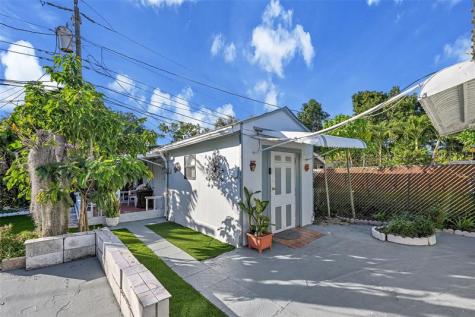 1933 SW 67th Avenue North Lauderdale FL 33068