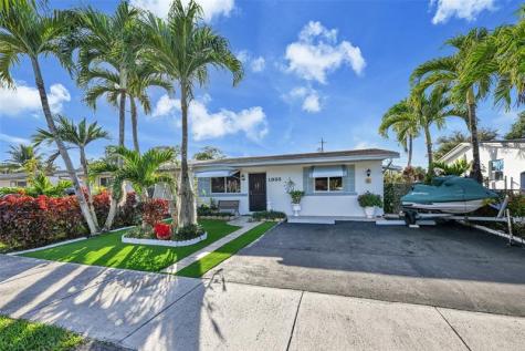1933 SW 67th Avenue North Lauderdale FL 33068