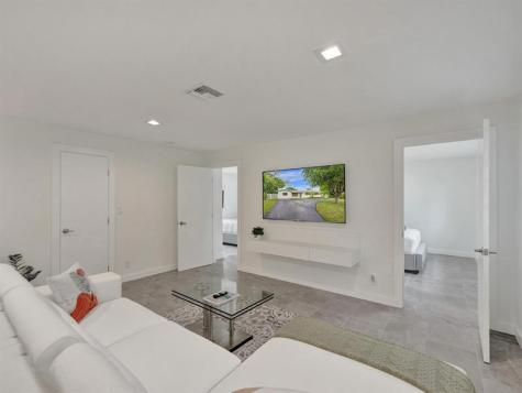 260 NW 36th Street Boca Raton FL 33431