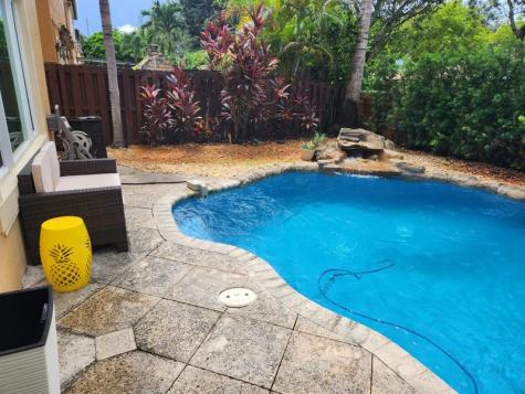 15525 SW 26th Terrace Miami FL 33185