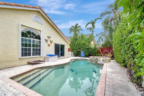 2811 Montevideo Avenue Hollywood FL 33026