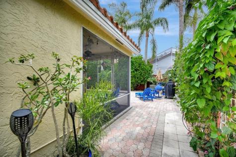 2811 Montevideo Avenue Hollywood FL 33026