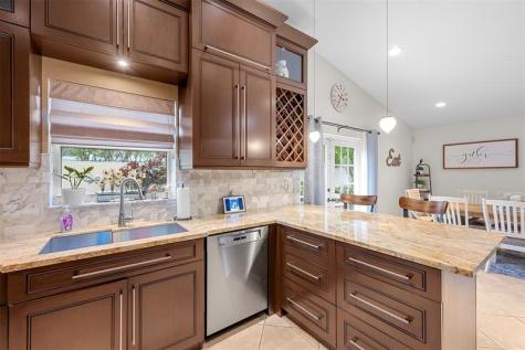 2850 E Sable Circle Margate FL 33063