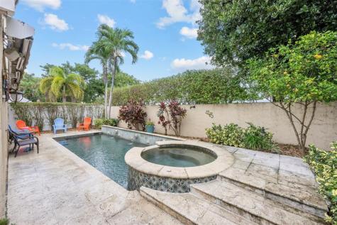 2850 E Sable Circle Margate FL 33063
