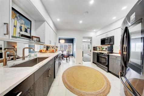 2116 NE 25th Street Wilton Manors FL 33305