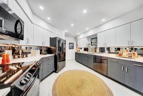 2116 NE 25th Street Wilton Manors FL 33305