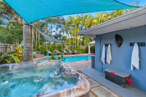 1145 NE 17th Way Fort Lauderdale FL 33304