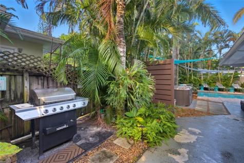1145 NE 17th Way Fort Lauderdale FL 33304