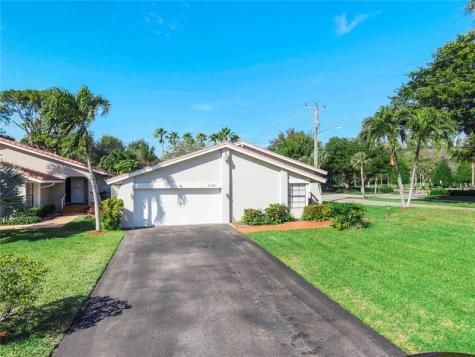 2850 Deer Creek Kelly Brooke Lane Deerfield Beach FL 33442