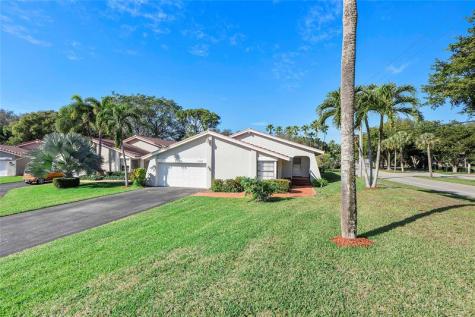2850 Deer Creek Kelly Brooke Lane Deerfield Beach FL 33442