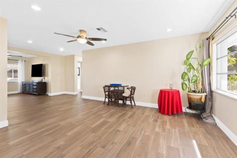 8851 NW 15th Street Plantation FL 33322