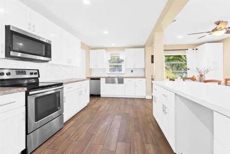 8851 NW 15th Street Plantation FL 33322
