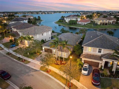 8550 Lakeside Bend Parkland FL 33076