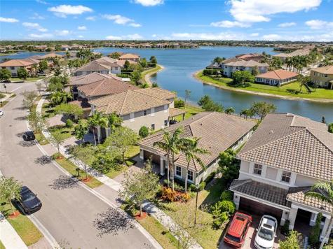 8550 Lakeside Bend Parkland FL 33076
