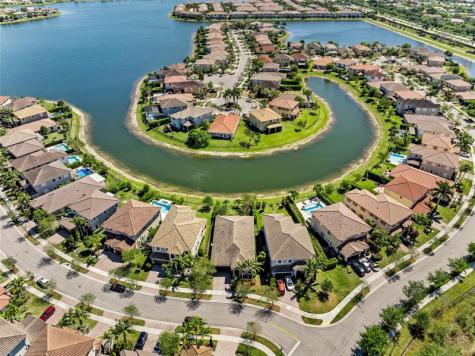 8550 Lakeside Bend Parkland FL 33076