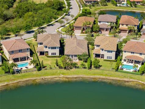 8550 Lakeside Bend Parkland FL 33076