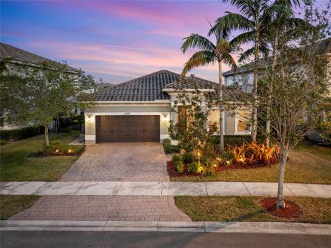 8550 Lakeside Bend Parkland FL 33076