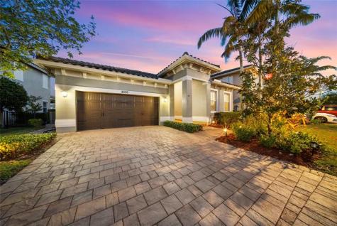 8550 Lakeside Bend Parkland FL 33076