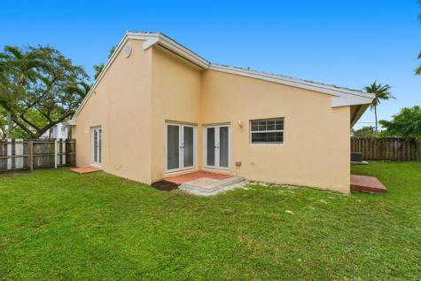11242 SW 64th Lane Miami FL 33173