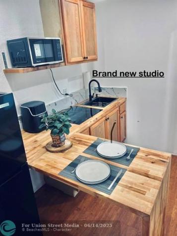 4420 NW 8th Street Coconut Creek FL 33066