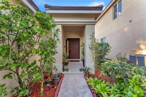 1059 Golden Cane Drive Weston FL 33327
