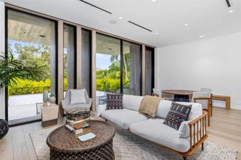 516 Mola Avenue Fort Lauderdale FL 33301