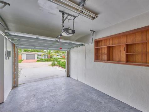 440 NW 37th Street Oakland Park FL 33309