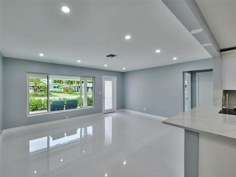440 NW 37th Street Oakland Park FL 33309