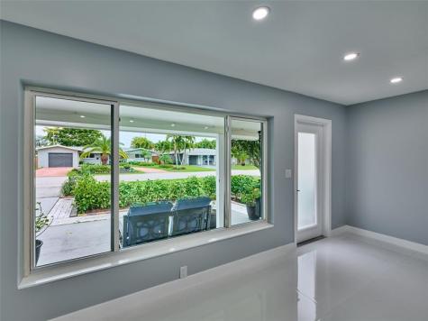 440 NW 37th Street Oakland Park FL 33309