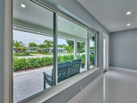 440 NW 37th Street Oakland Park FL 33309