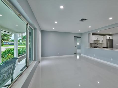 440 NW 37th Street Oakland Park FL 33309