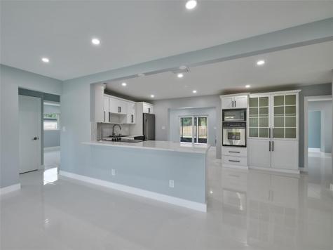 440 NW 37th Street Oakland Park FL 33309