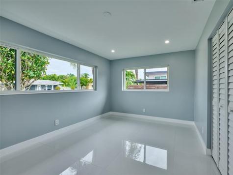 440 NW 37th Street Oakland Park FL 33309