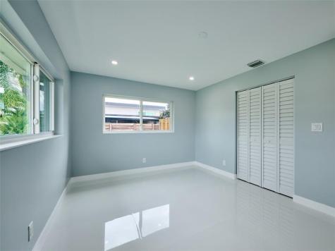 440 NW 37th Street Oakland Park FL 33309