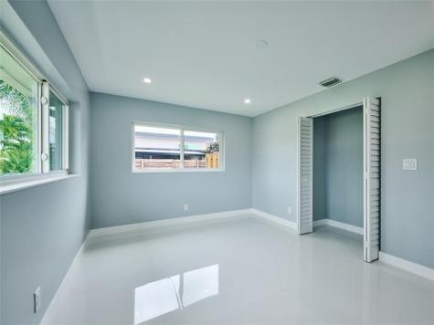 440 NW 37th Street Oakland Park FL 33309