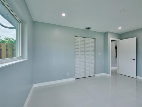 440 NW 37th Street Oakland Park FL 33309