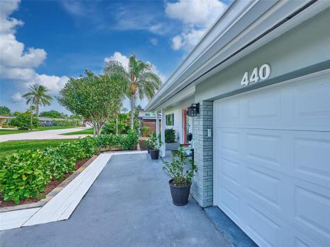 440 NW 37th Street Oakland Park FL 33309