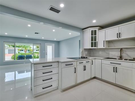 440 NW 37th Street Oakland Park FL 33309