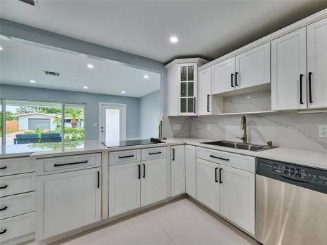 440 NW 37th Street Oakland Park FL 33309