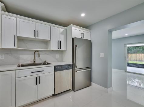 440 NW 37th Street Oakland Park FL 33309