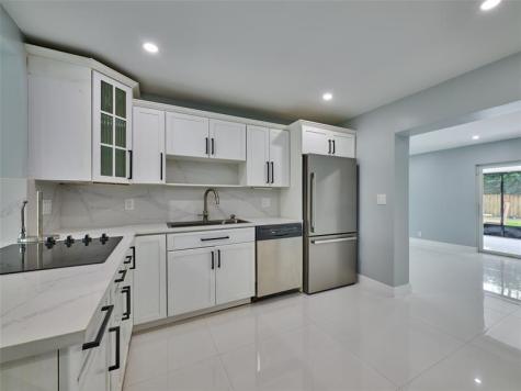 440 NW 37th Street Oakland Park FL 33309