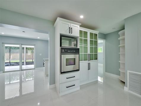 440 NW 37th Street Oakland Park FL 33309