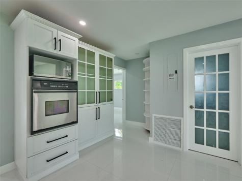 440 NW 37th Street Oakland Park FL 33309