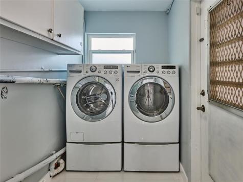 440 NW 37th Street Oakland Park FL 33309