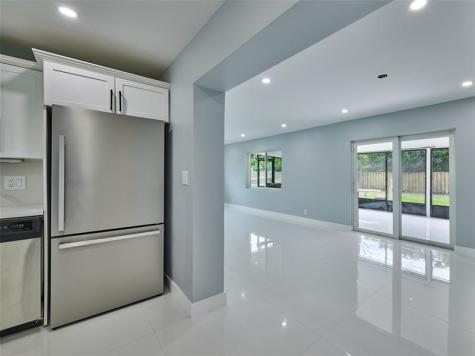 440 NW 37th Street Oakland Park FL 33309