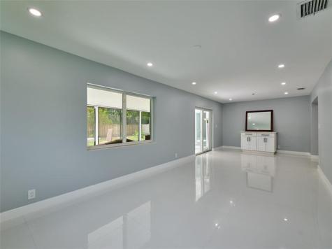 440 NW 37th Street Oakland Park FL 33309