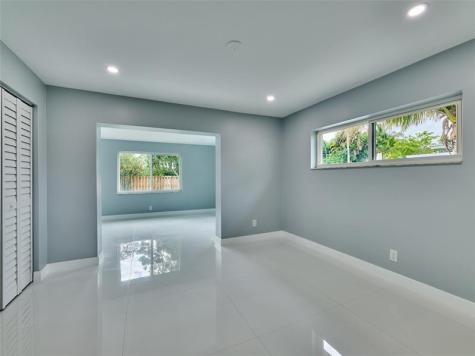 440 NW 37th Street Oakland Park FL 33309